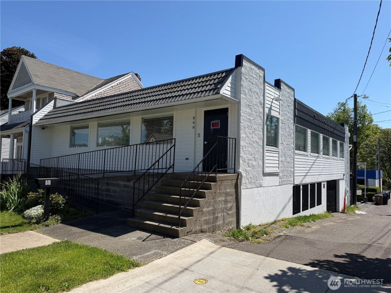808 N 2nd Street