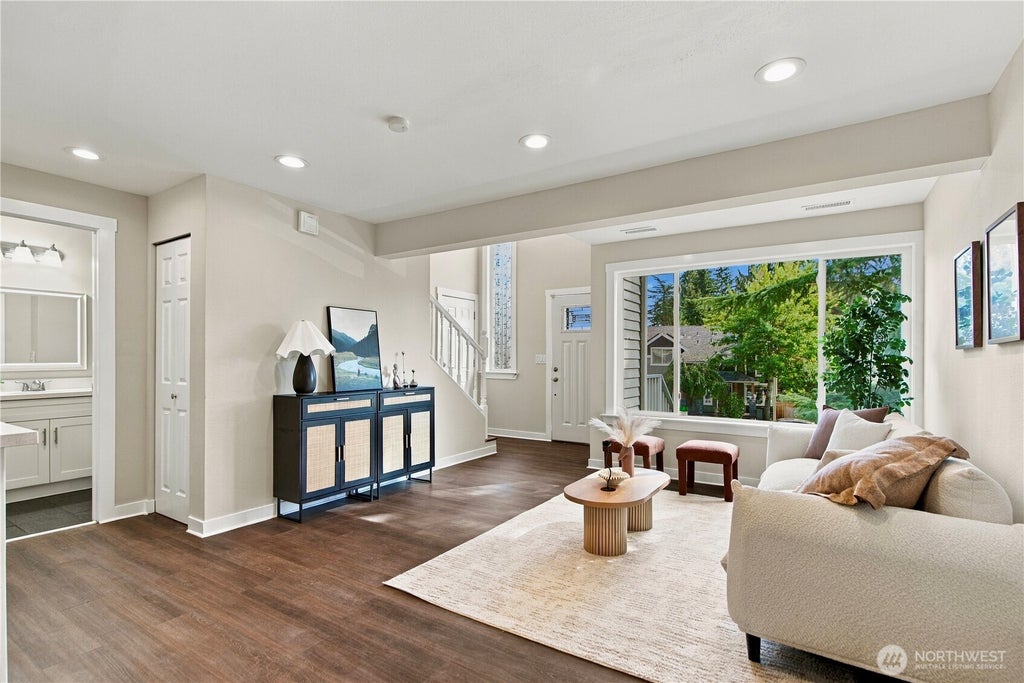 Photo of 12613 93rd Place NE, Kirkland, WA 98034 (MLS # 2587664)