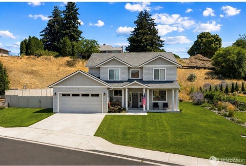 Photo of 3113 NW Delcon Court, East Wenatchee, WA 98802 (MLS # 2566815)