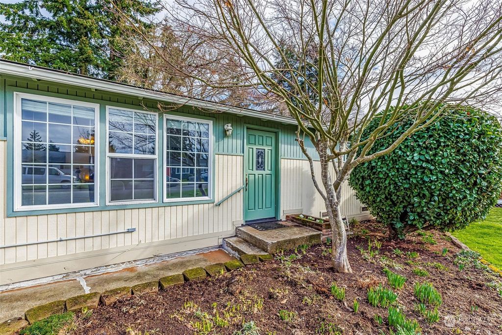 Photo of 16150 119th Avenue SE, Renton, WA 98058 (MLS # 2037466)