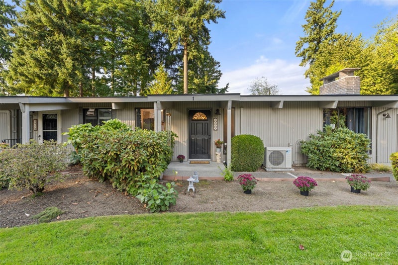 3421 E 99th 3421