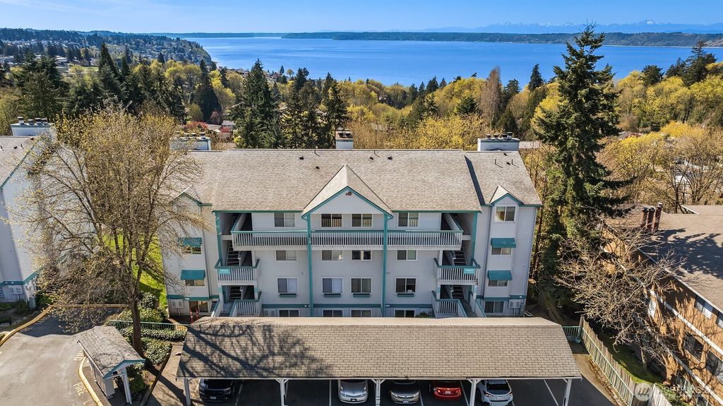 Photo of 28602 16th Avenue S #301, Federal Way, WA 98003 (MLS # 2503143)