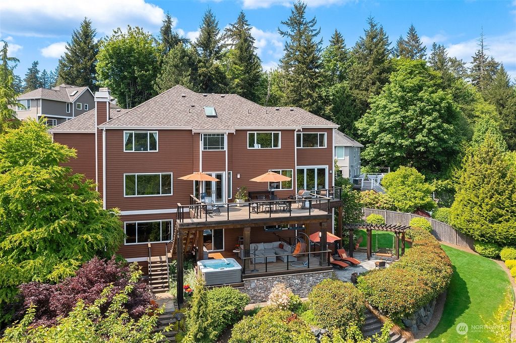 Photo of 6528 155th Avenue SE, Bellevue, WA 98006 (MLS # 2075424)