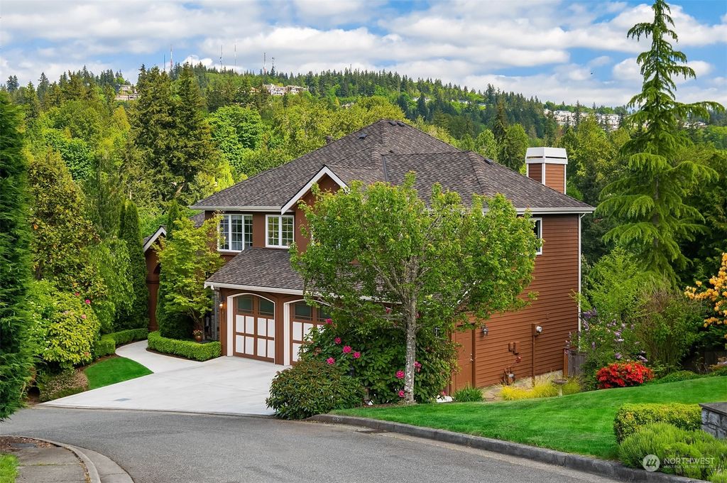 Photo of 6528 155th Avenue SE, Bellevue, WA 98006 (MLS # 2075424)