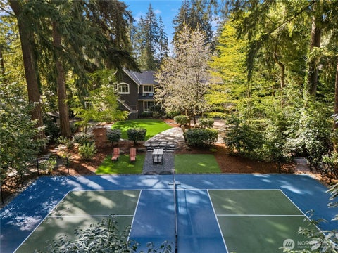 Photo of 10444 SE 22nd Street, Bellevue, WA 98004 (MLS # 2550085)