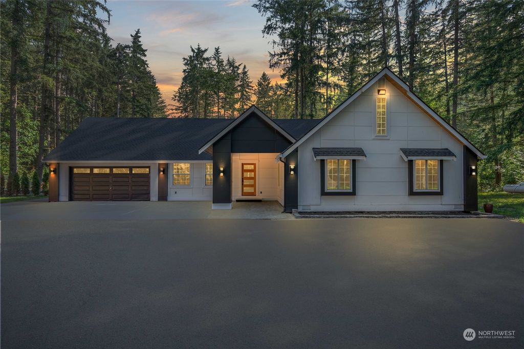 Photo of 16255 SE 320th Street, Auburn, WA 98092 (MLS # 2155689)