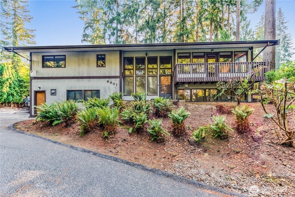 Photo of 9901 NE 32nd Street, Bellevue, WA 98004 (MLS # 2461722)