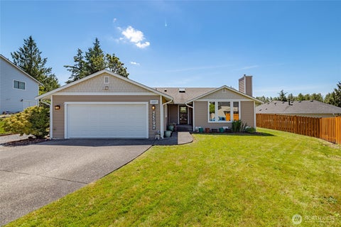 Photo of 427 S 32nd Place, Mount Vernon, WA 98274 (MLS # 2541897)