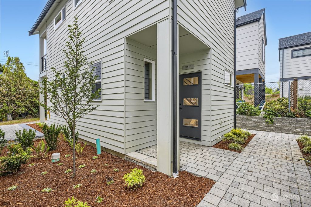 Photo of 1707 S Walker Street, Seattle, WA 98144 (MLS # 2127873)