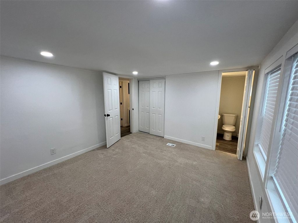 listing image 9361544147759450509