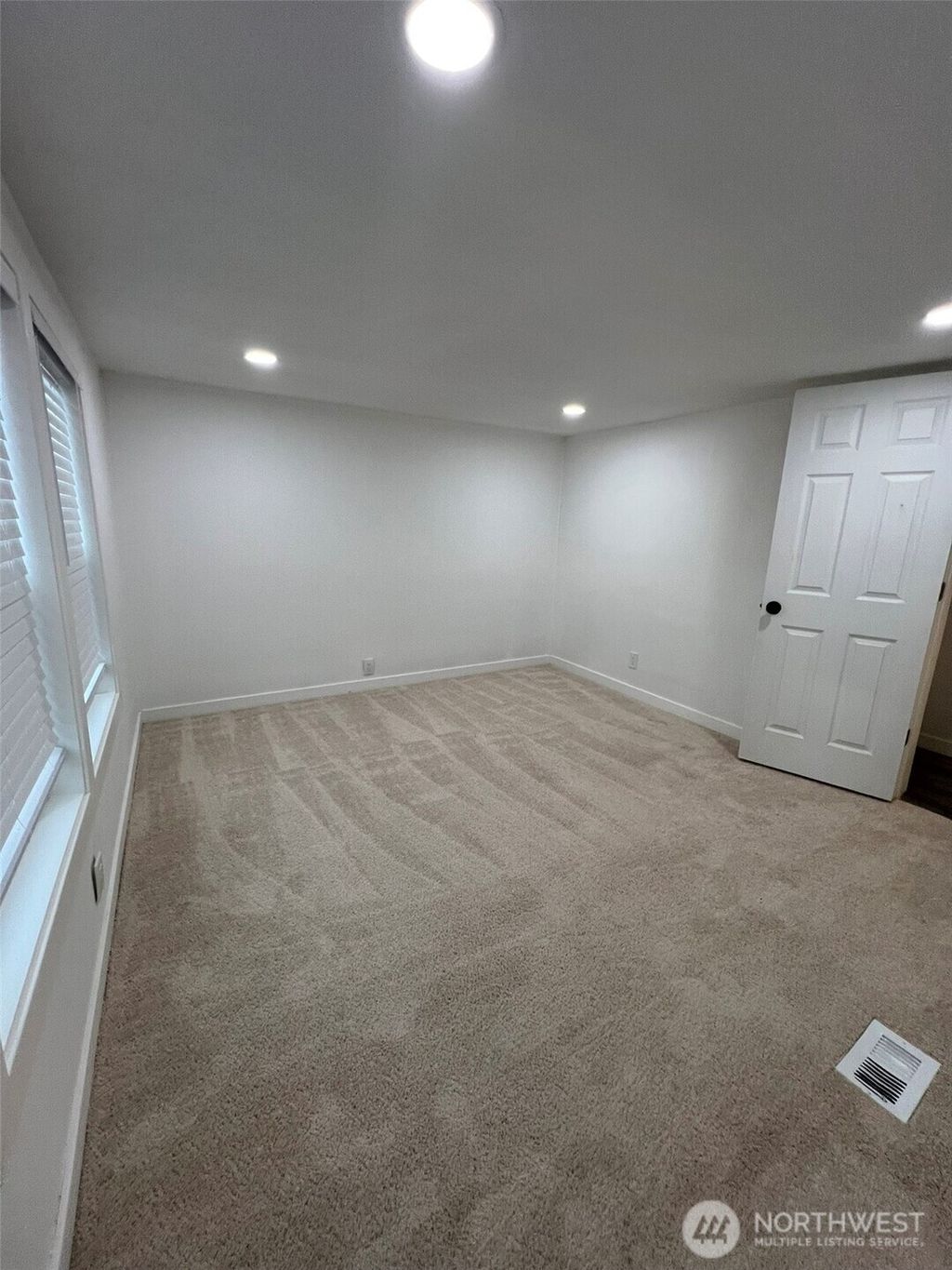 listing image 9369551601802203791