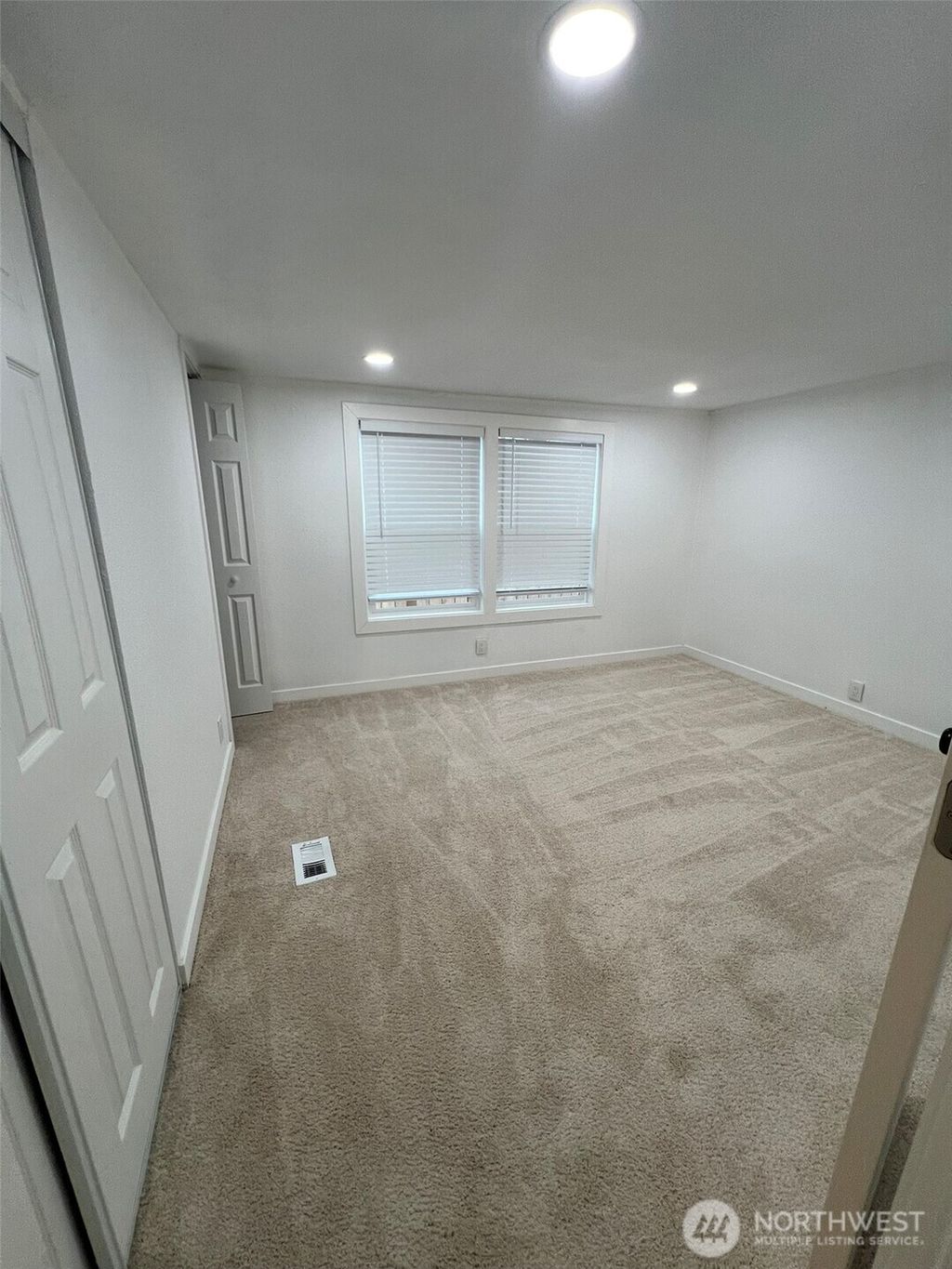 listing image 9360000344018628196