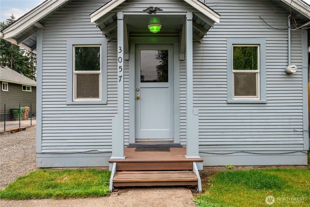 Photo of 3057 Pennsylvania Street, Longview, WA 98632 (MLS # 2586353)