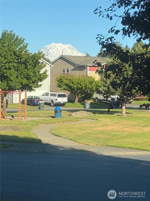 Photo of 18502 94th Avenue E, Puyallup, WA 98375 (MLS # 2556161)