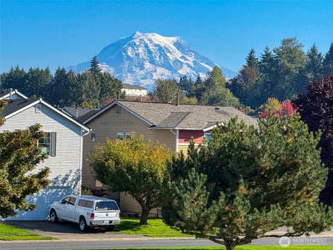 Photo of 18502 94th Avenue E, Puyallup, WA 98375 (MLS # 2556161)