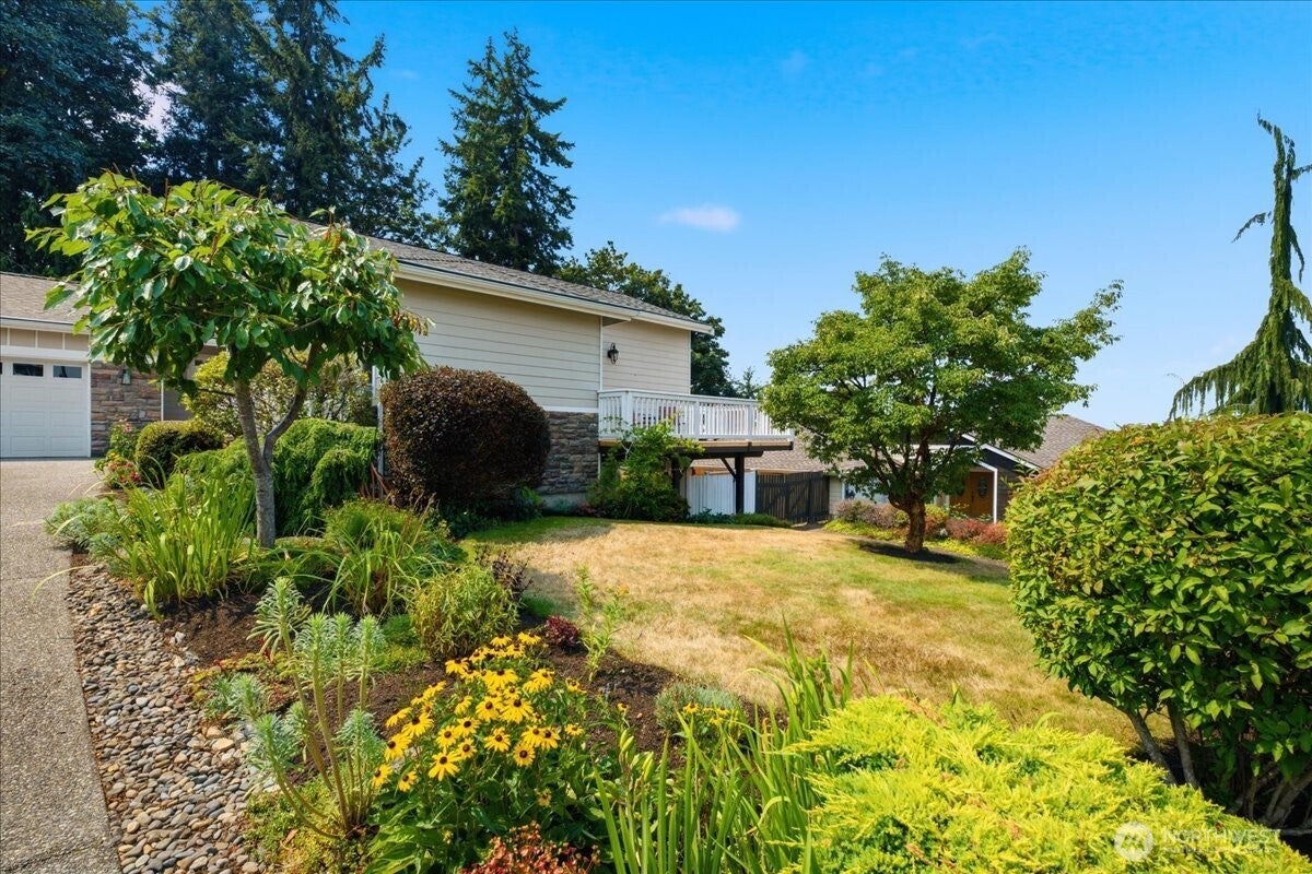 3216 Shelly Hill Road