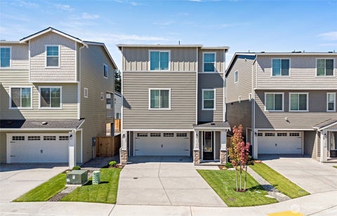 Photo of 15124 87th Place E, Puyallup, WA 98375 (MLS # 2581842)