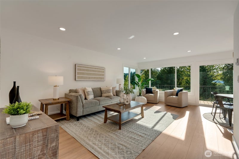321 Bellevue Way SE 401