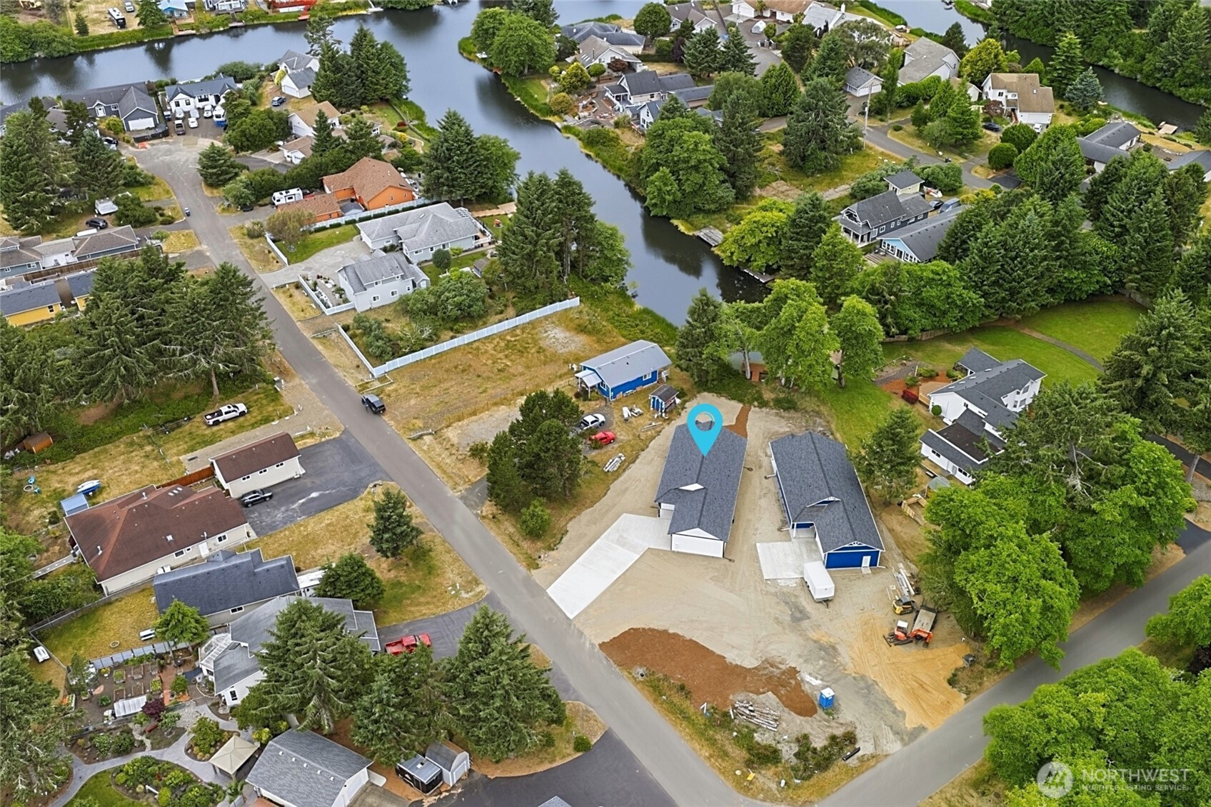 647 Skamokawa Court SE