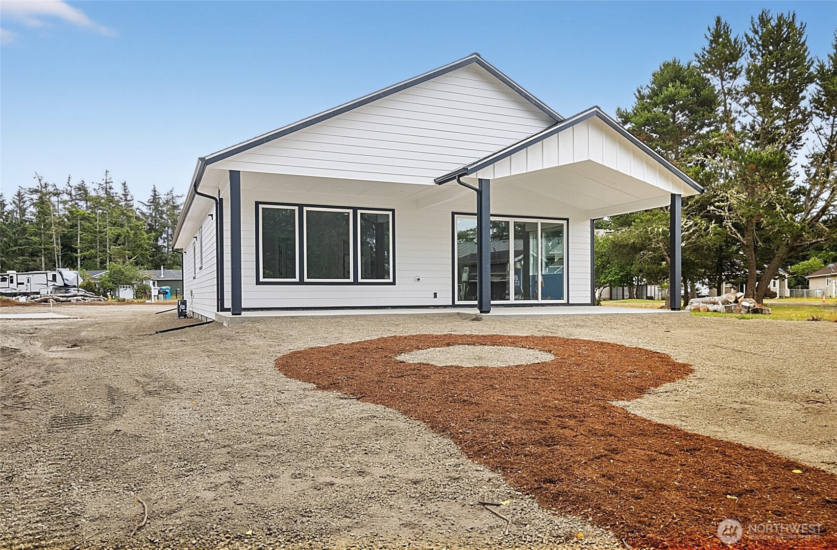 647 Skamokawa Court SE