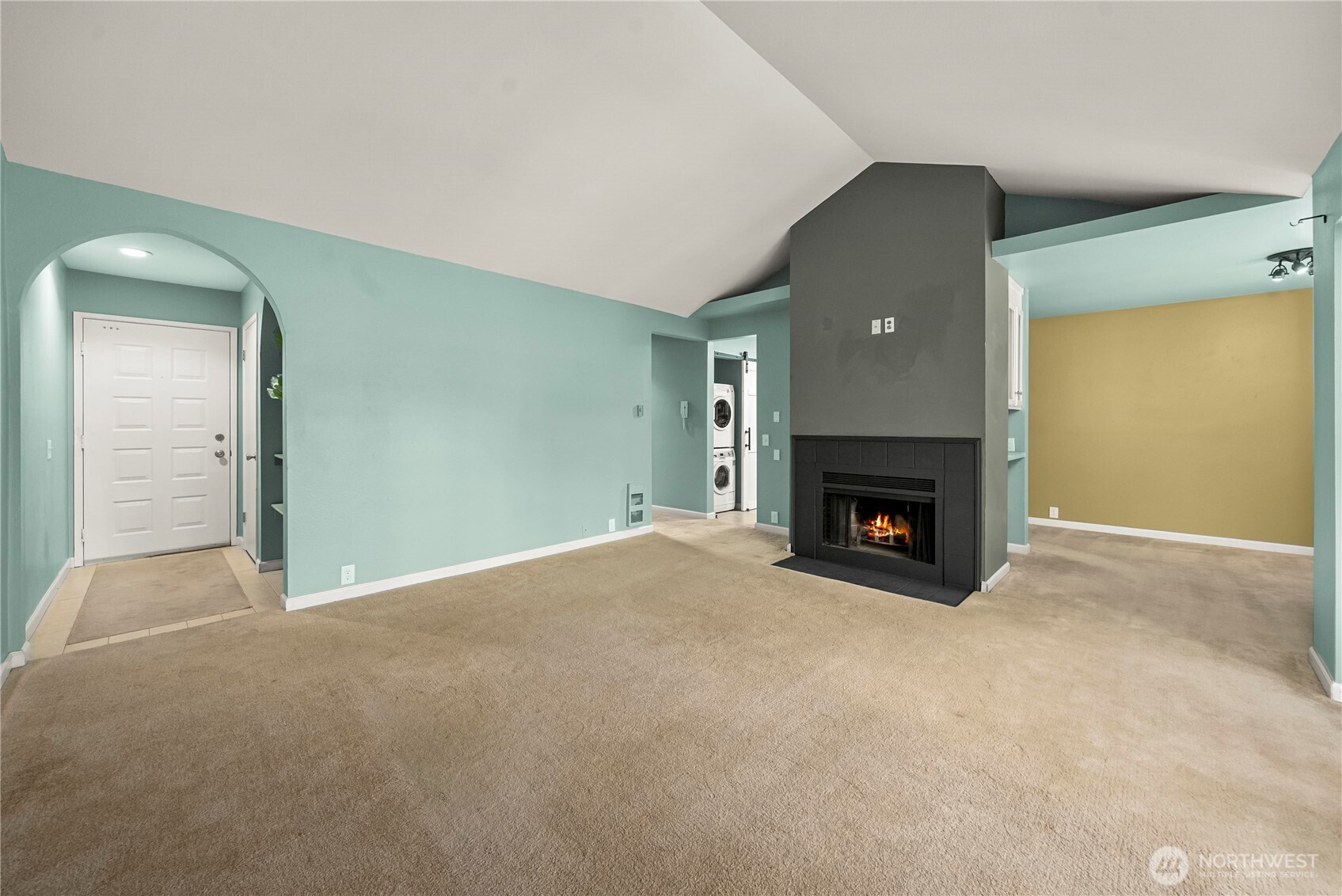 625 Jackson Avenue A6