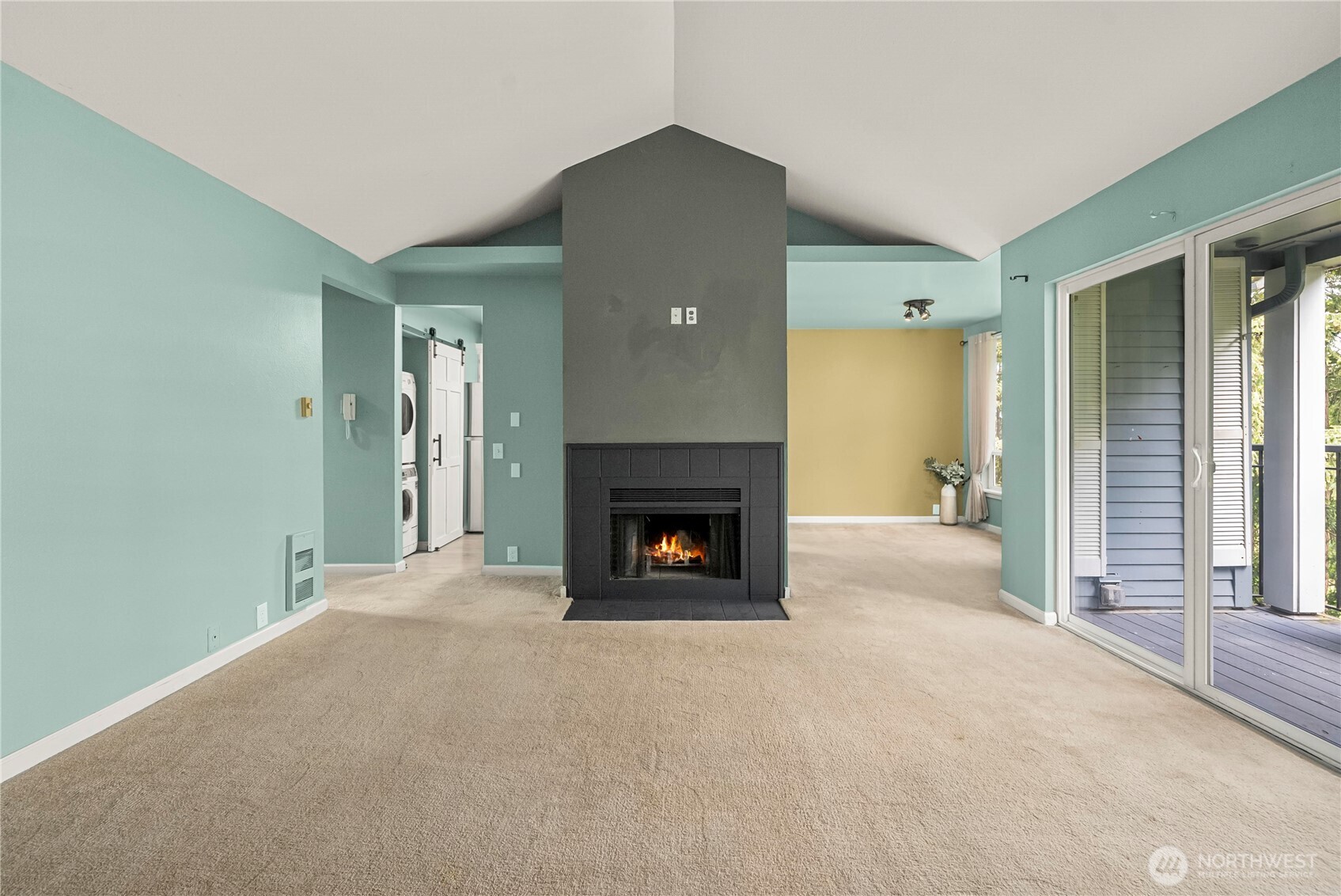 625 Jackson Avenue A6