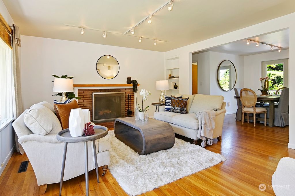 Photo of 3040 NE 103rd Street, Seattle, WA 98125 (MLS # 2137445)