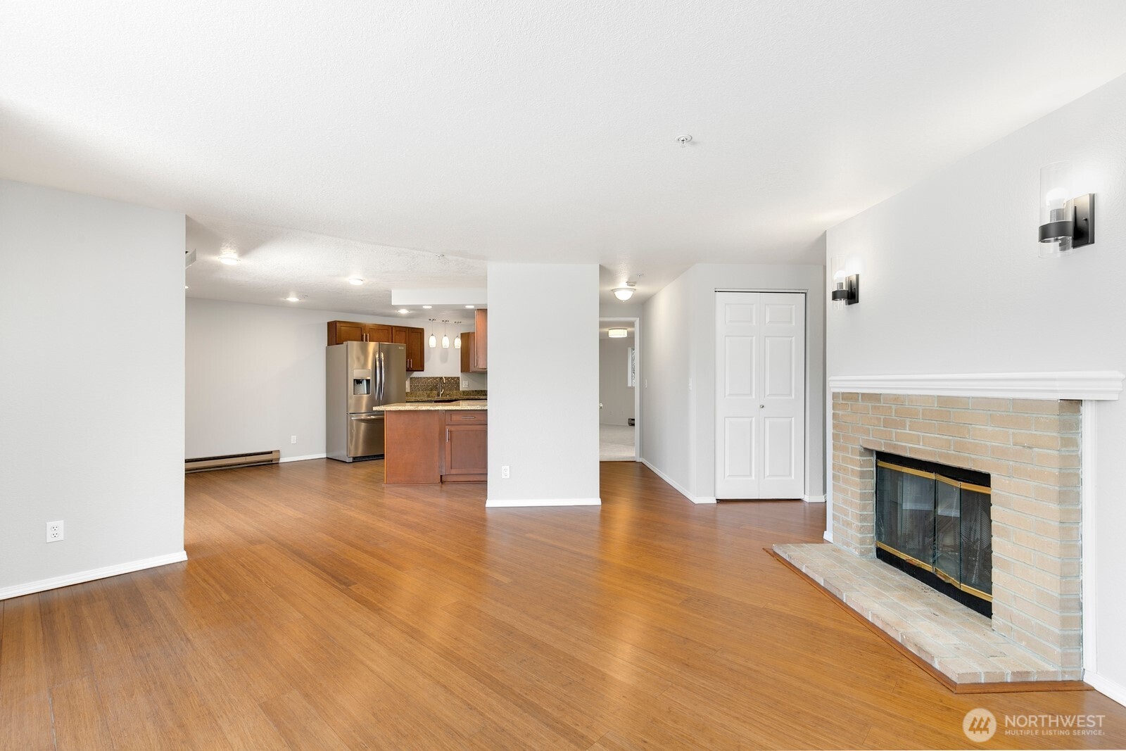 17404 Ambaum Boulevard S 202