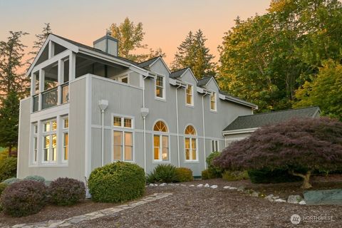 Photo of 4355 Gooding Avenue, Bellingham, WA 98226 (MLS # 2426079)