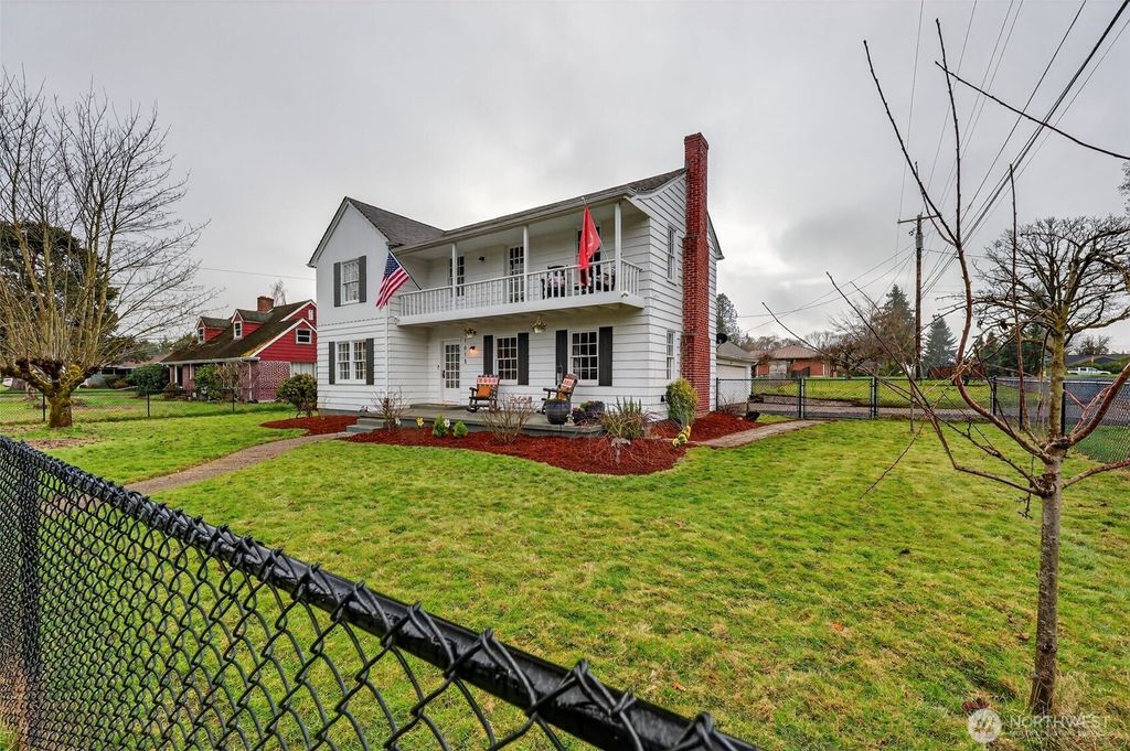 Photo of 1615 SW Snively Avenue, Chehalis, WA 98532 (MLS # 2489941)