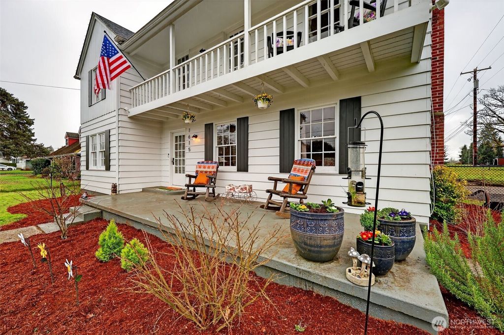 Photo of 1615 SW Snively Avenue, Chehalis, WA 98532 (MLS # 2489941)