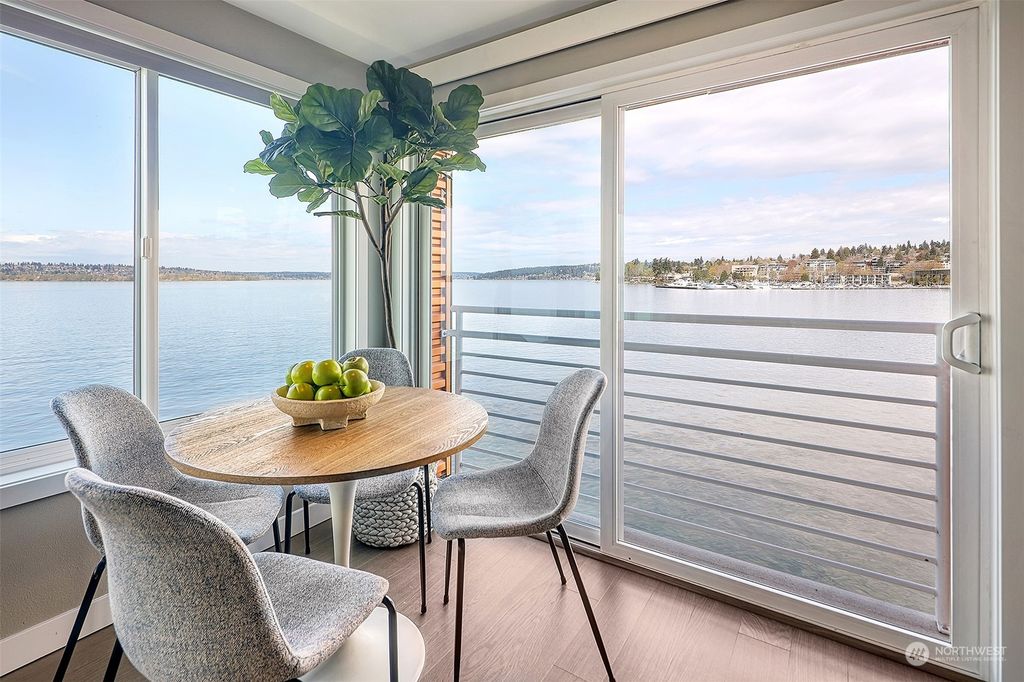 Photo of 733 Lake Street S #212, Kirkland, WA 98033 (MLS # 2060541)