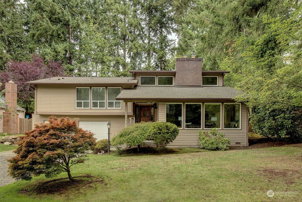 Photo of 16608 SE 17th Street, Bellevue, WA 98008 (MLS # 2168026)