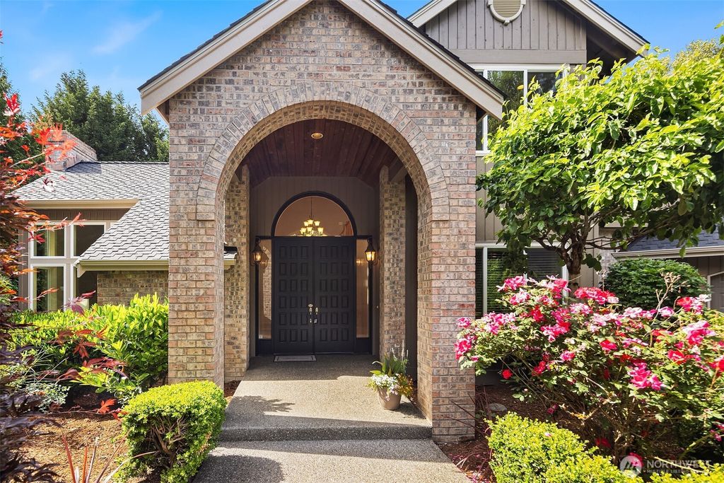 Photo of 23826 SE 59th Street, Issaquah, WA 98029 (MLS # 2418225)