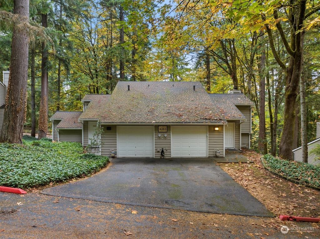 Photo of 4283 152nd Court SE #2A, Bellevue, WA 98006 (MLS # 2304669)