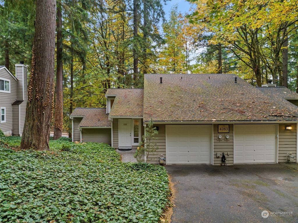 Photo of 4283 152nd Court SE #2A, Bellevue, WA 98006 (MLS # 2304669)