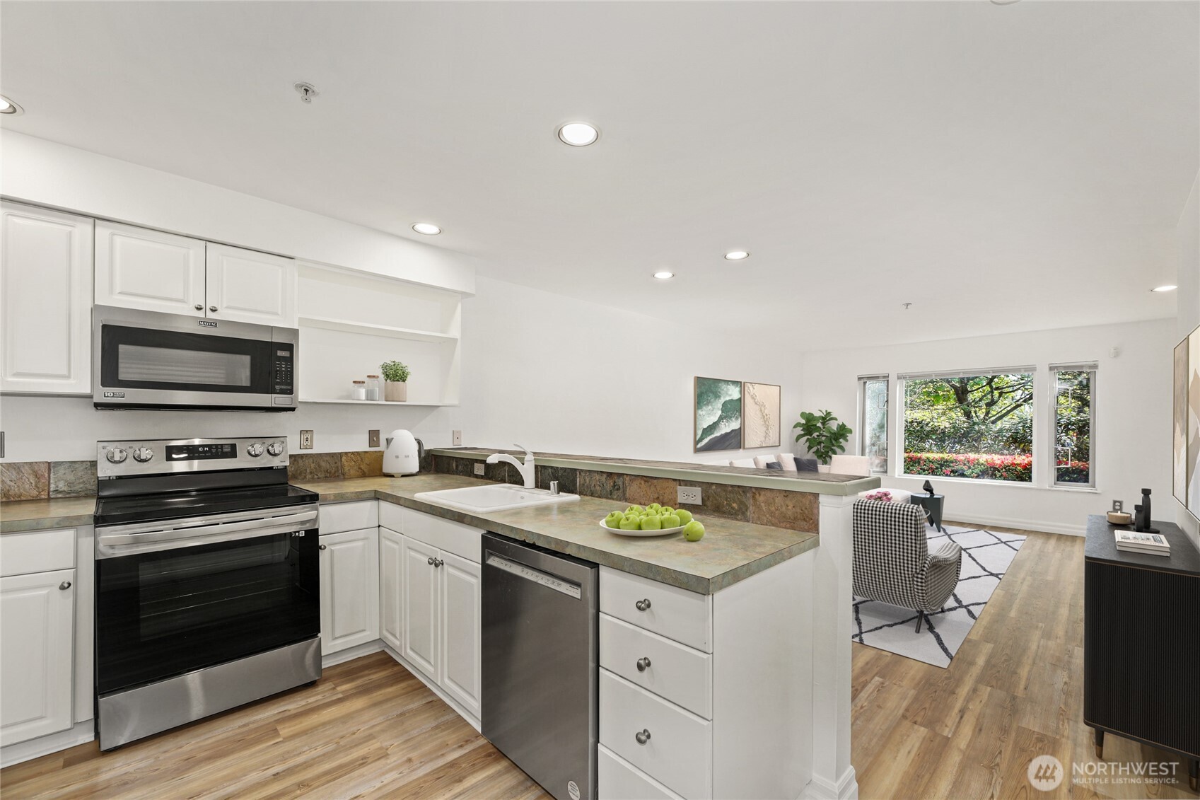 215 20th Avenue E 102