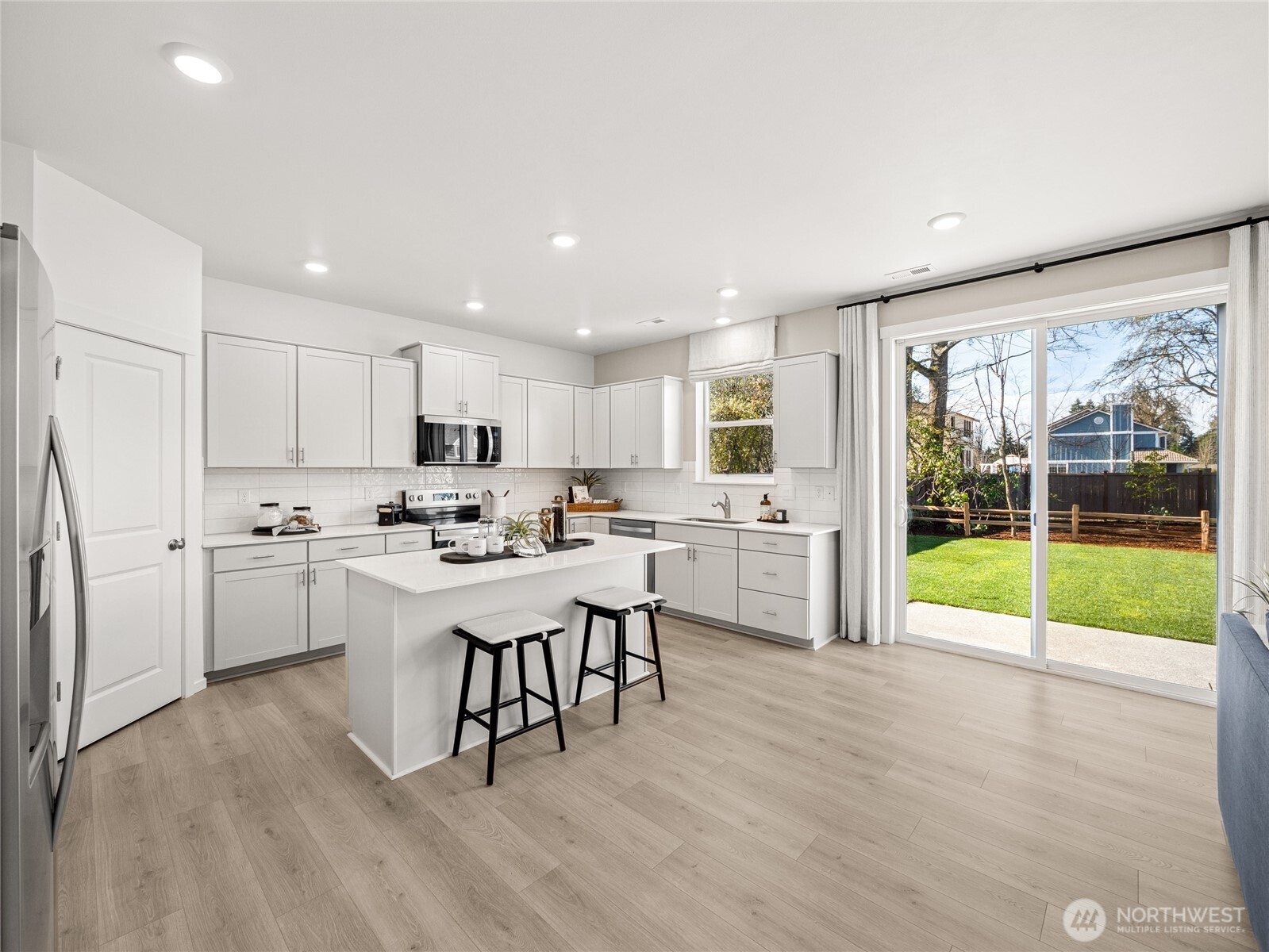 738 129th Street E 17