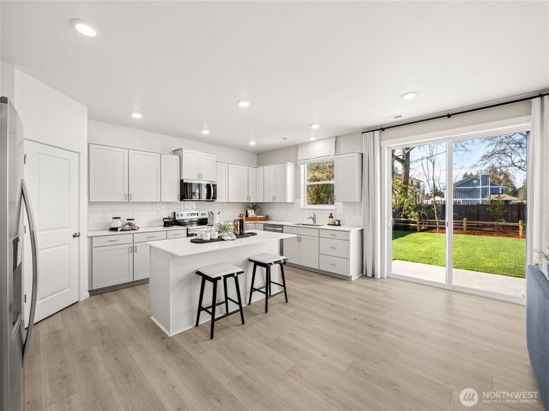 738 129th Street E 17