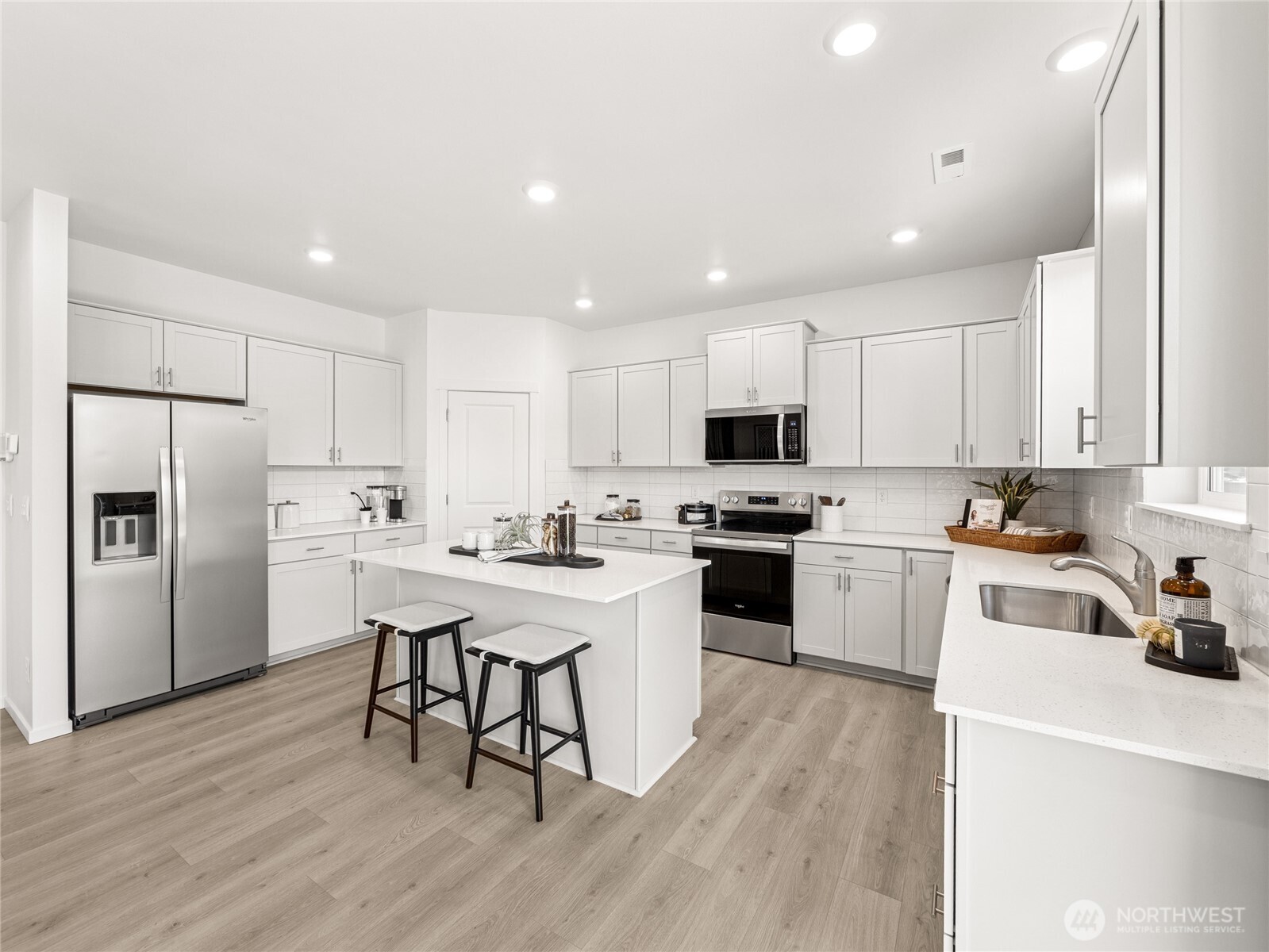 738 129th Street E 17