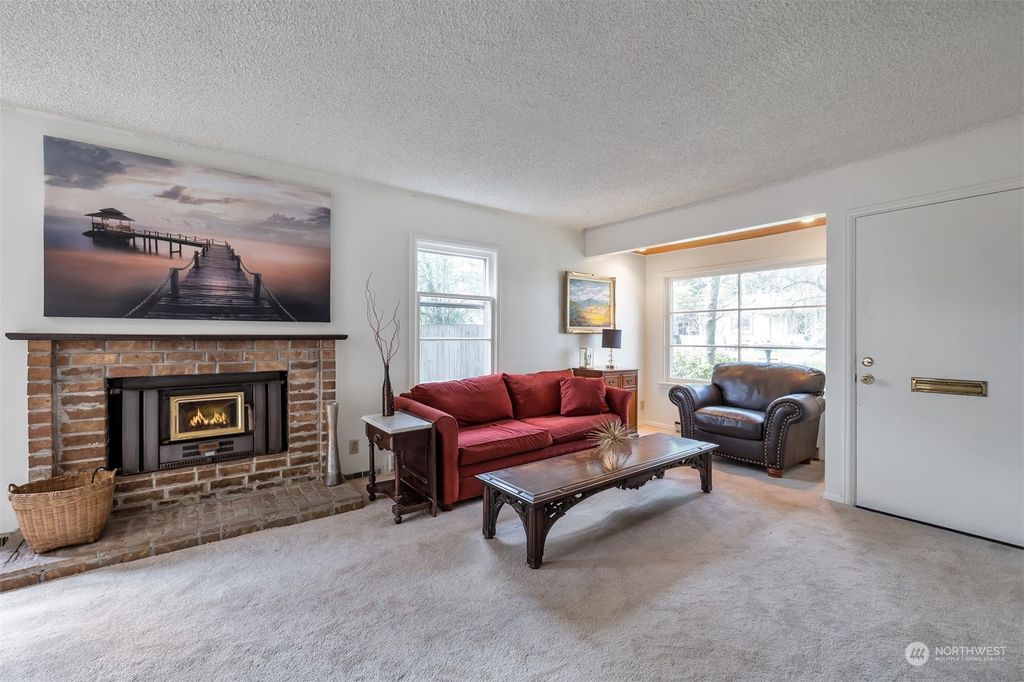 Photo of 15816 28th Avenue NE, Shoreline, WA 98155 (MLS # 2060143)