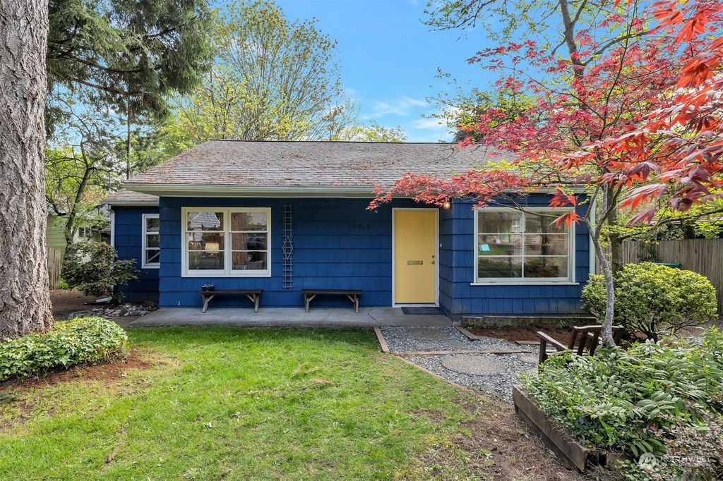 Photo of 15816 28th Avenue NE, Shoreline, WA 98155 (MLS # 2060143)