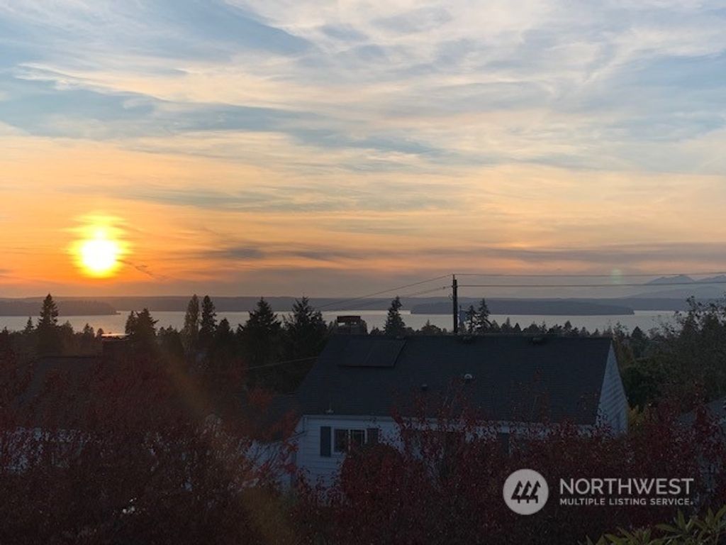 Photo of 5640 36th Avenue SW, Seattle, WA 98126 (MLS # 2016846)