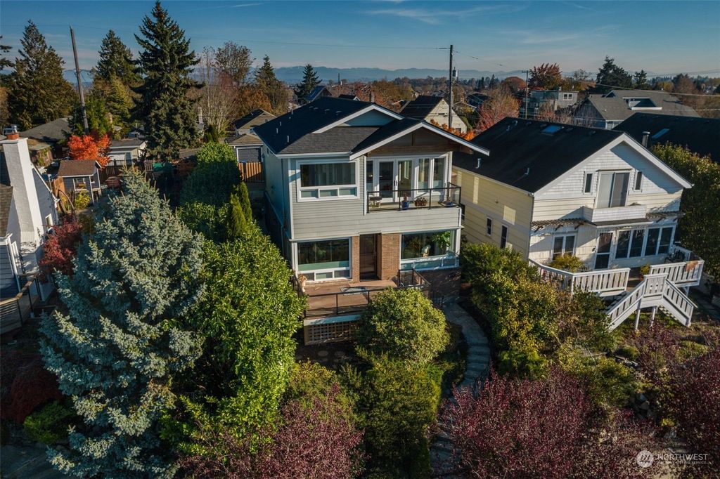 Photo of 5640 36th Avenue SW, Seattle, WA 98126 (MLS # 2016846)