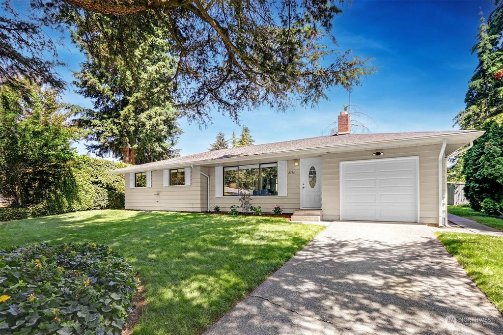 Photo of 2516 Dayton Avenue NE, Renton, WA 98056 (MLS # 2266418)