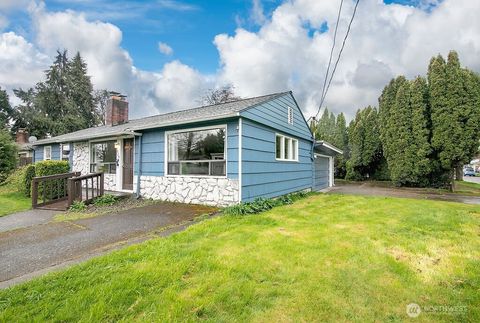 Photo of 1925 28th Ave, Longview, WA 98632 (MLS # 2502822)