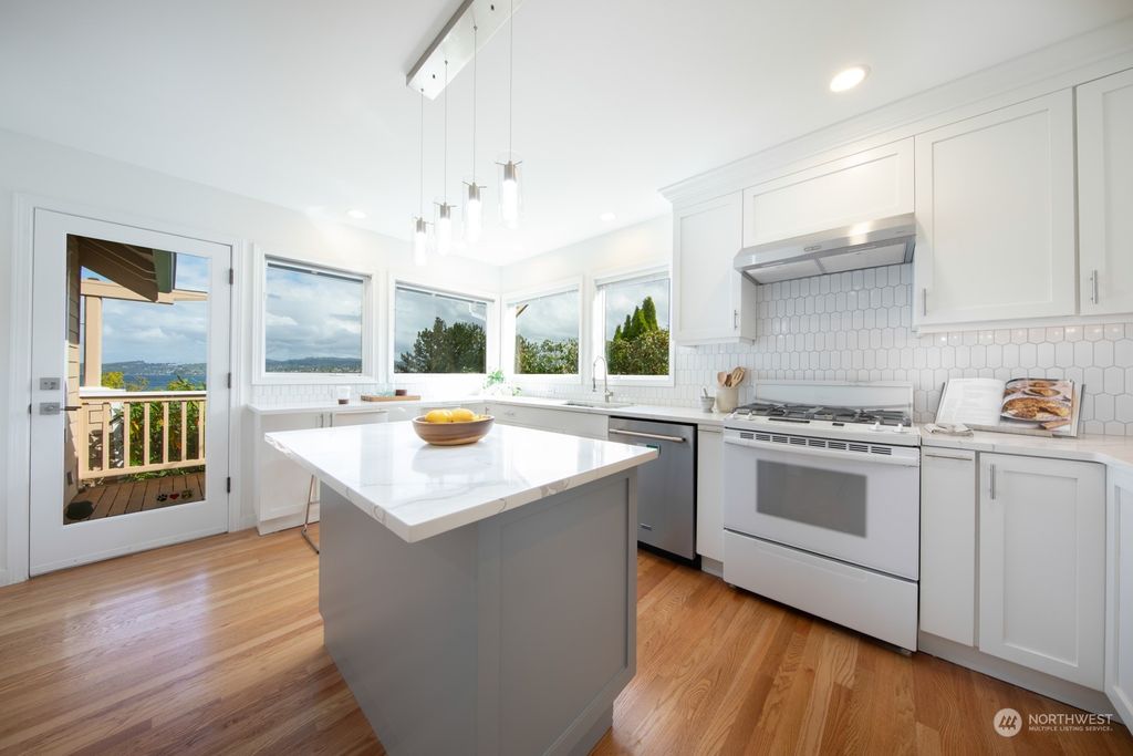 Photo of 10637 Rainier Avenue S, Seattle, WA 98178 (MLS # 2296285)