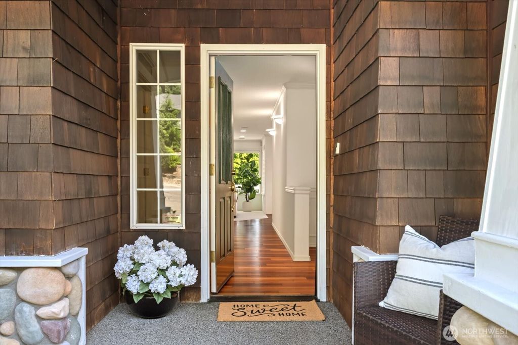 Photo of 9206 NE 126th Place, Kirkland, WA 98034 (MLS # 2419295)