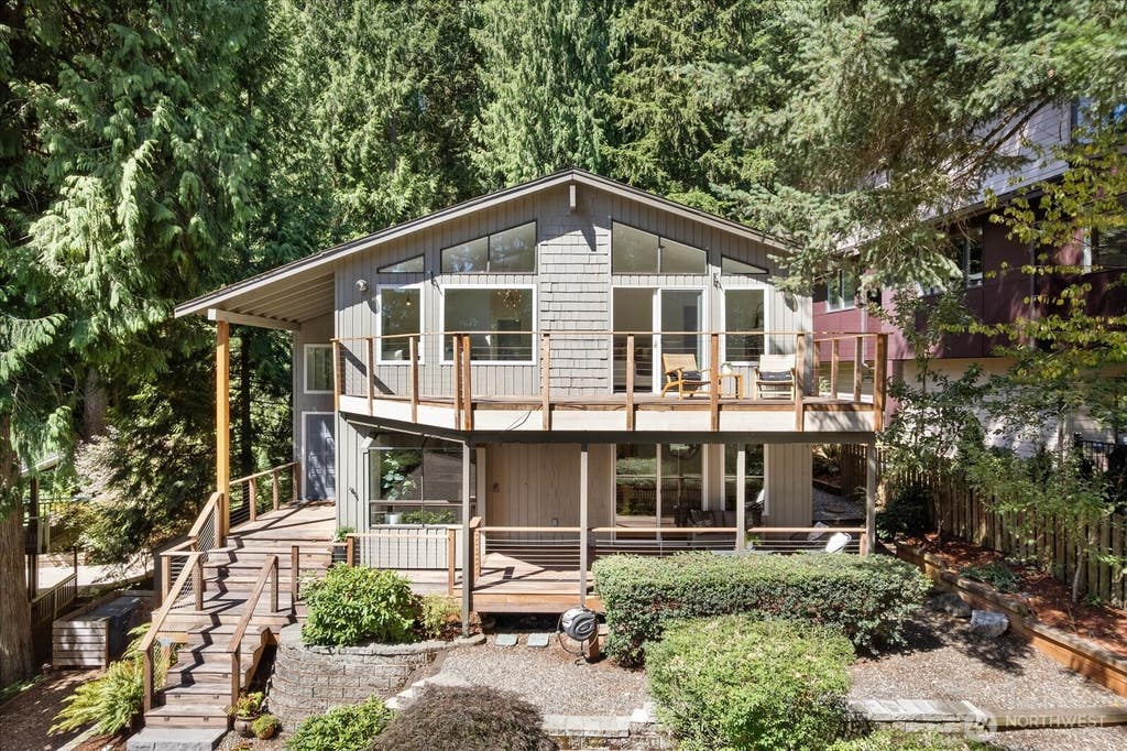 Photo of 2035 West Lake Sammamish Parkway SE, Bellevue, WA 98008 (MLS # 2567646)