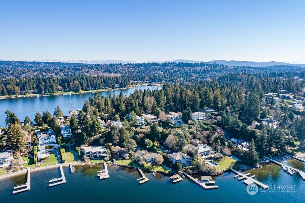 Photo of 3603 Evergreen Point Road, Medina, WA 98039 (MLS # 2037243)